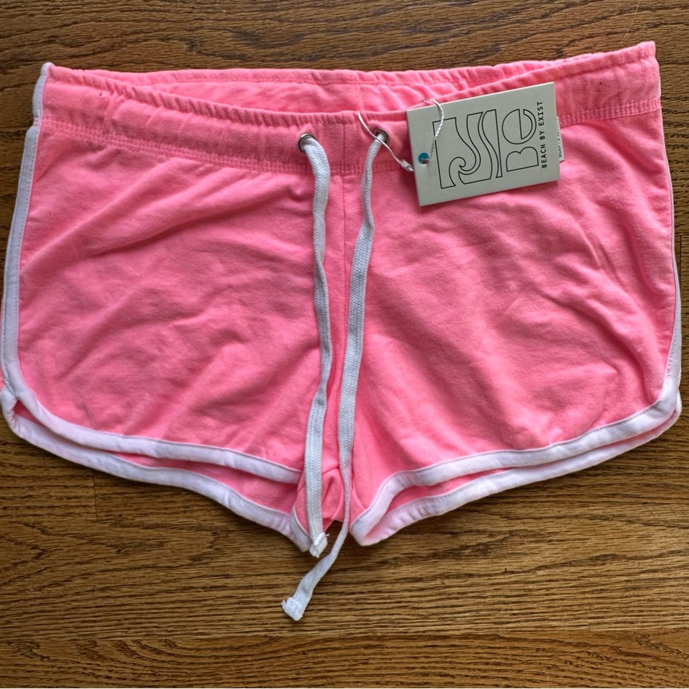 NWT Beach by Exist women’s shorts size Small pink with white piping